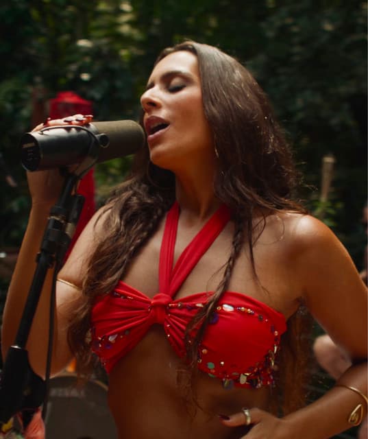 Foto do artista Amanda Coronha