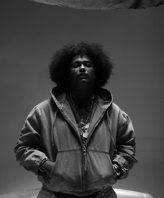 Foto do artista LEALL