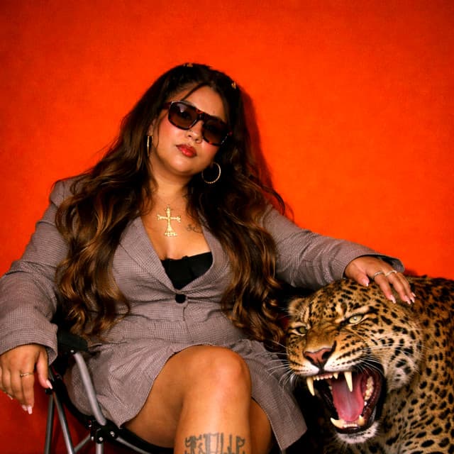 Foto do artista Mac Júlia