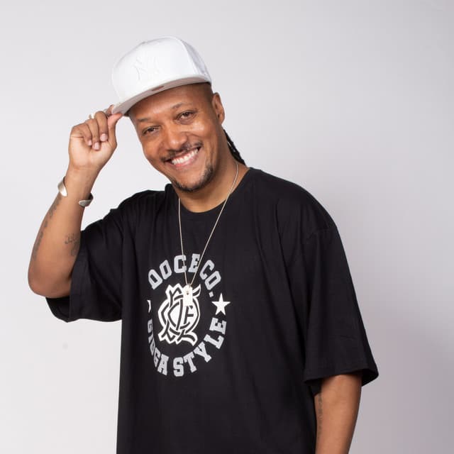 Foto do artista Edu Ribeiro