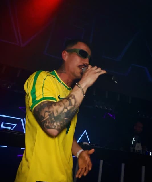 Foto do artista Curado