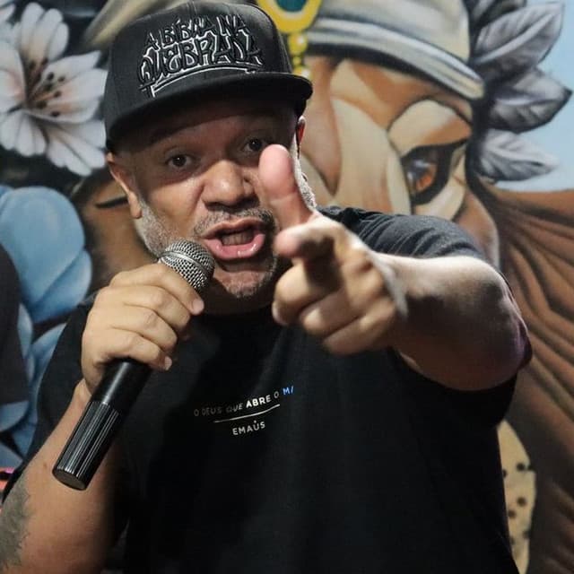 Foto do artista Cacau Siqueira