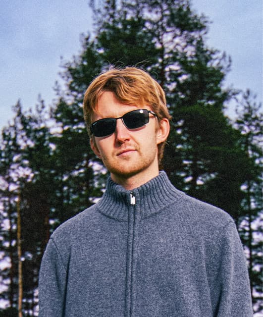 Foto do artista oskar med k