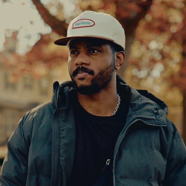 Foto do artista Bryson Tiller