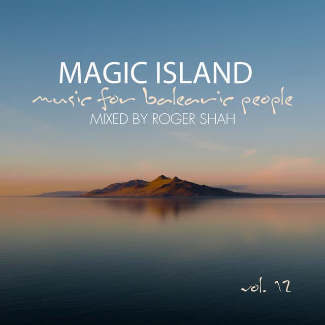 Magic Island Vol. 12