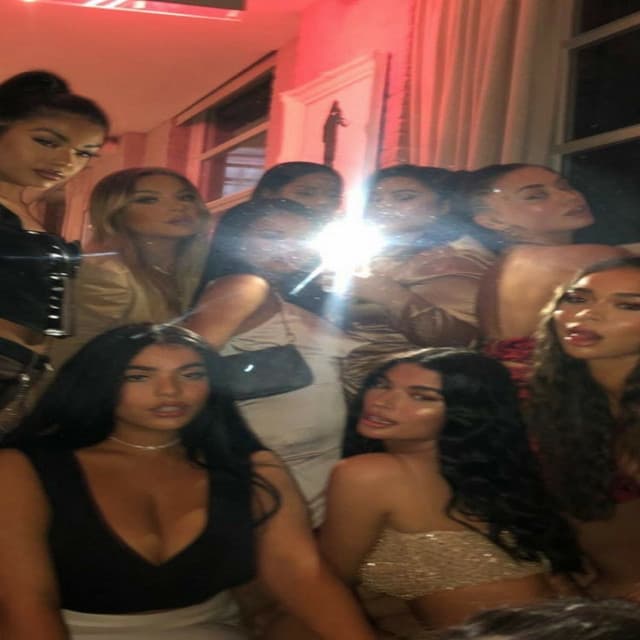 Story Com as Amiguinha